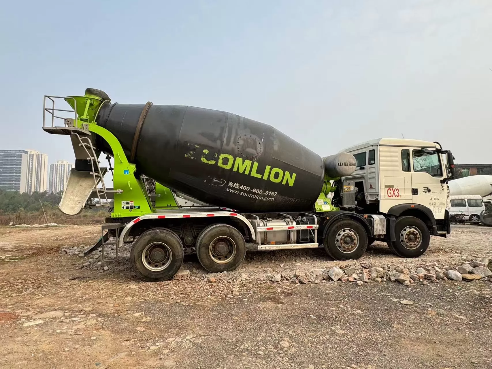2021 zoomlion كبيرة 12 متر مكعب شاحنة خلط الأسمنت مستعملة على هيكل howo